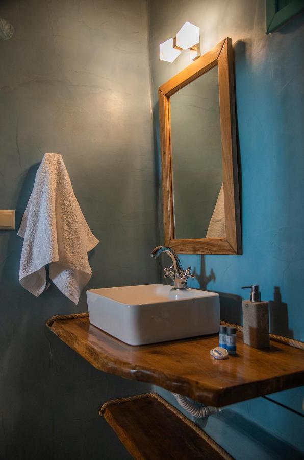 דונוסה Dimitrakis Guesthouse מראה חיצוני תמונה