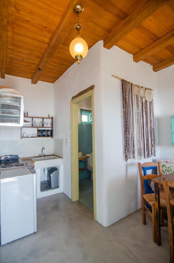 דונוסה Dimitrakis Guesthouse מראה חיצוני תמונה